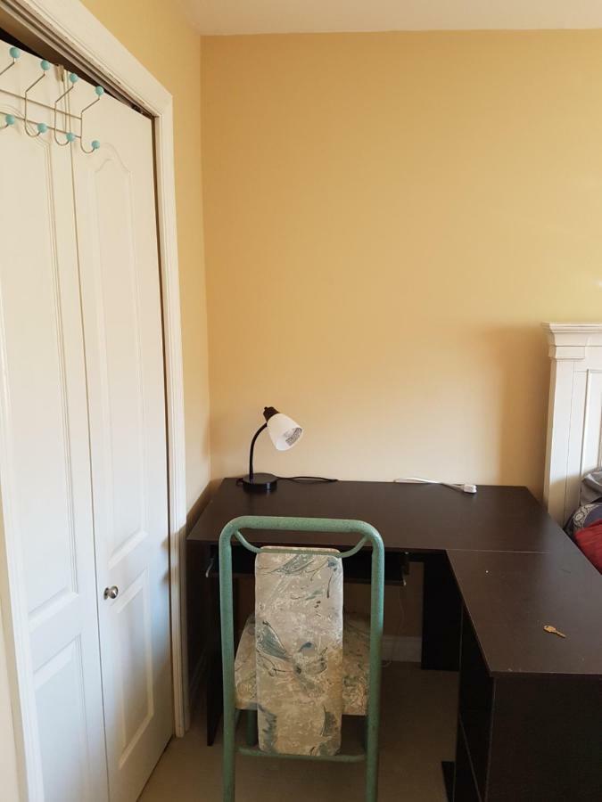 Berkshire Homestay Coquitlam Buitenkant foto